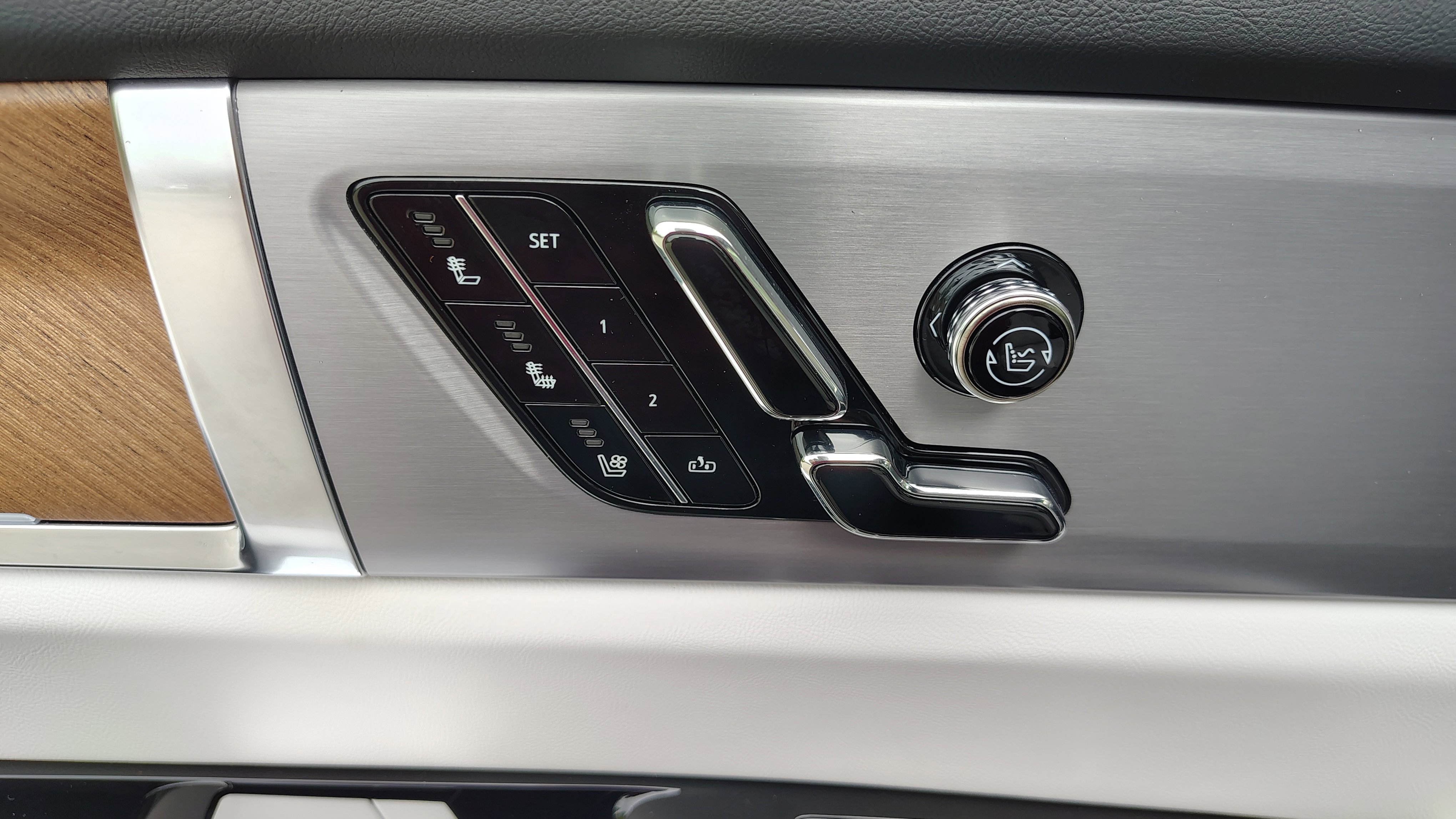 New 2026 Cadillac Vistiq Luxury image 12