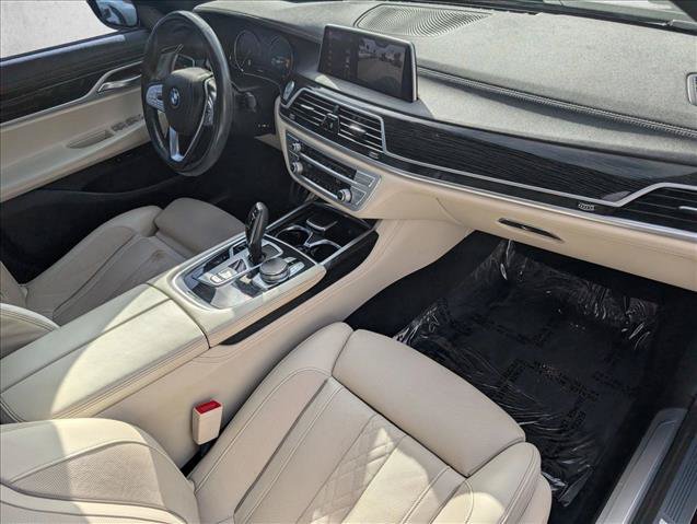 Used 2019 BMW 750i w/ M Sport Package RWD image 21