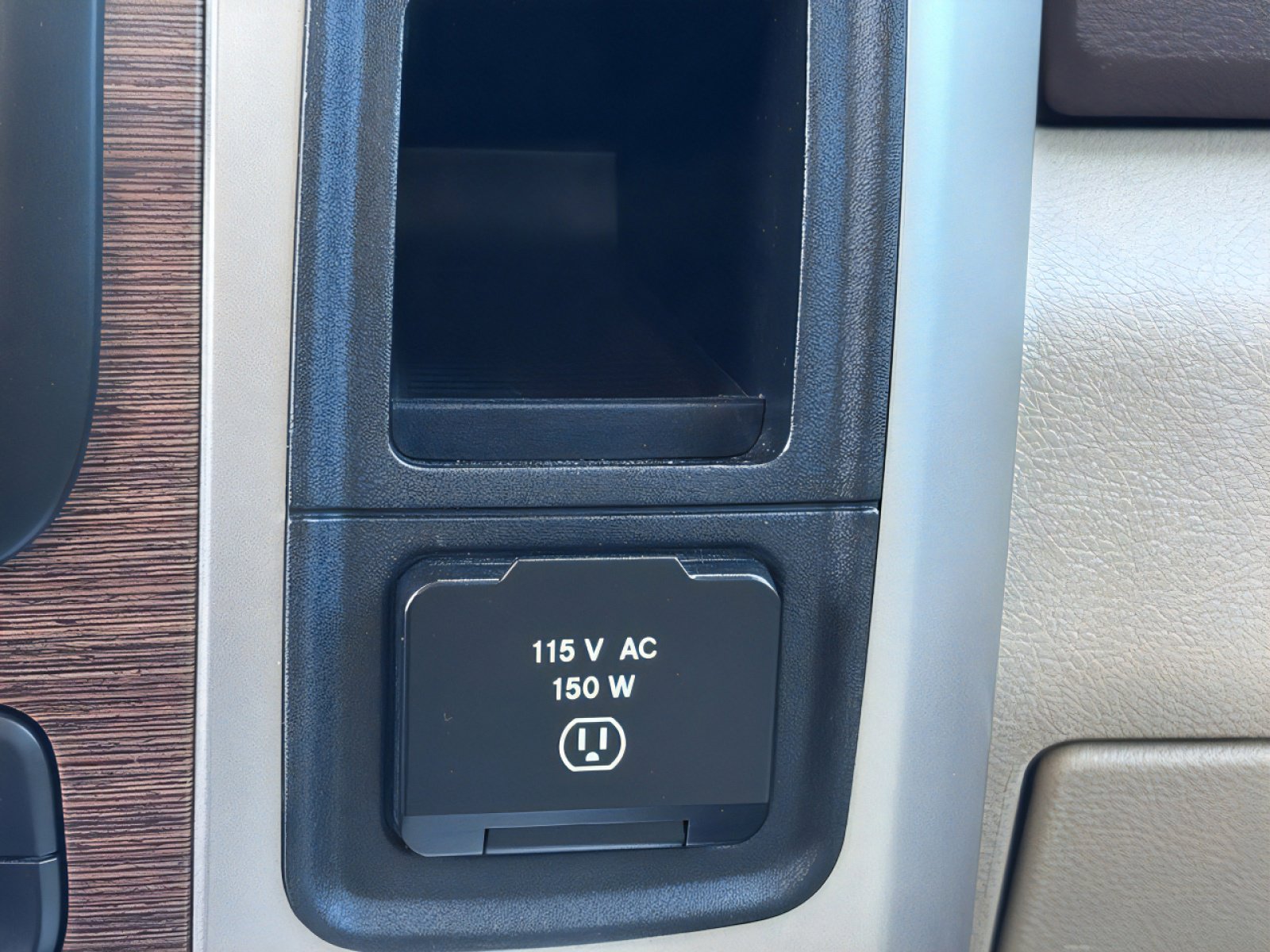 Used 2017 RAM 1500 Laramie w/ Convenience Group image 26