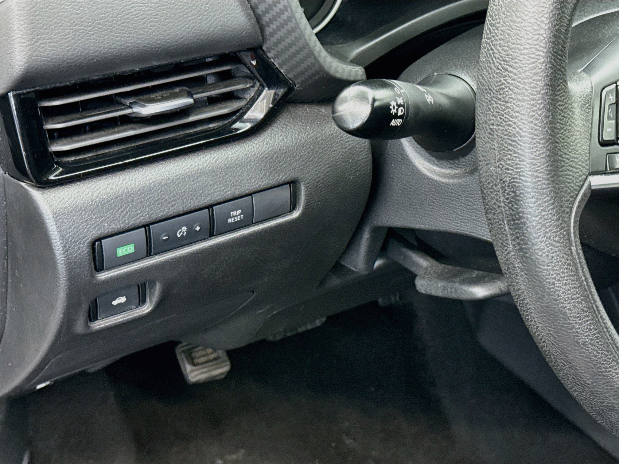 Used 2024 Nissan Sentra SV FWD image 16