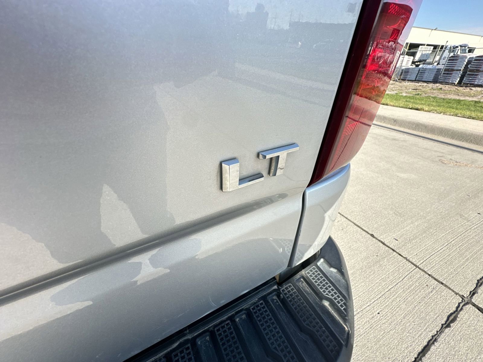 Used 2020 Chevrolet Silverado 1500 LT AWD/4WD image 30