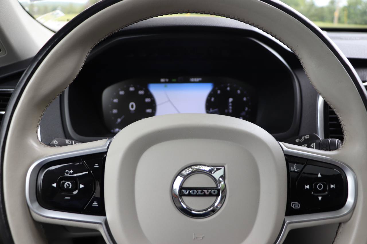 Used 2022 Volvo XC90 T6 Momentum AWD/4WD image 11