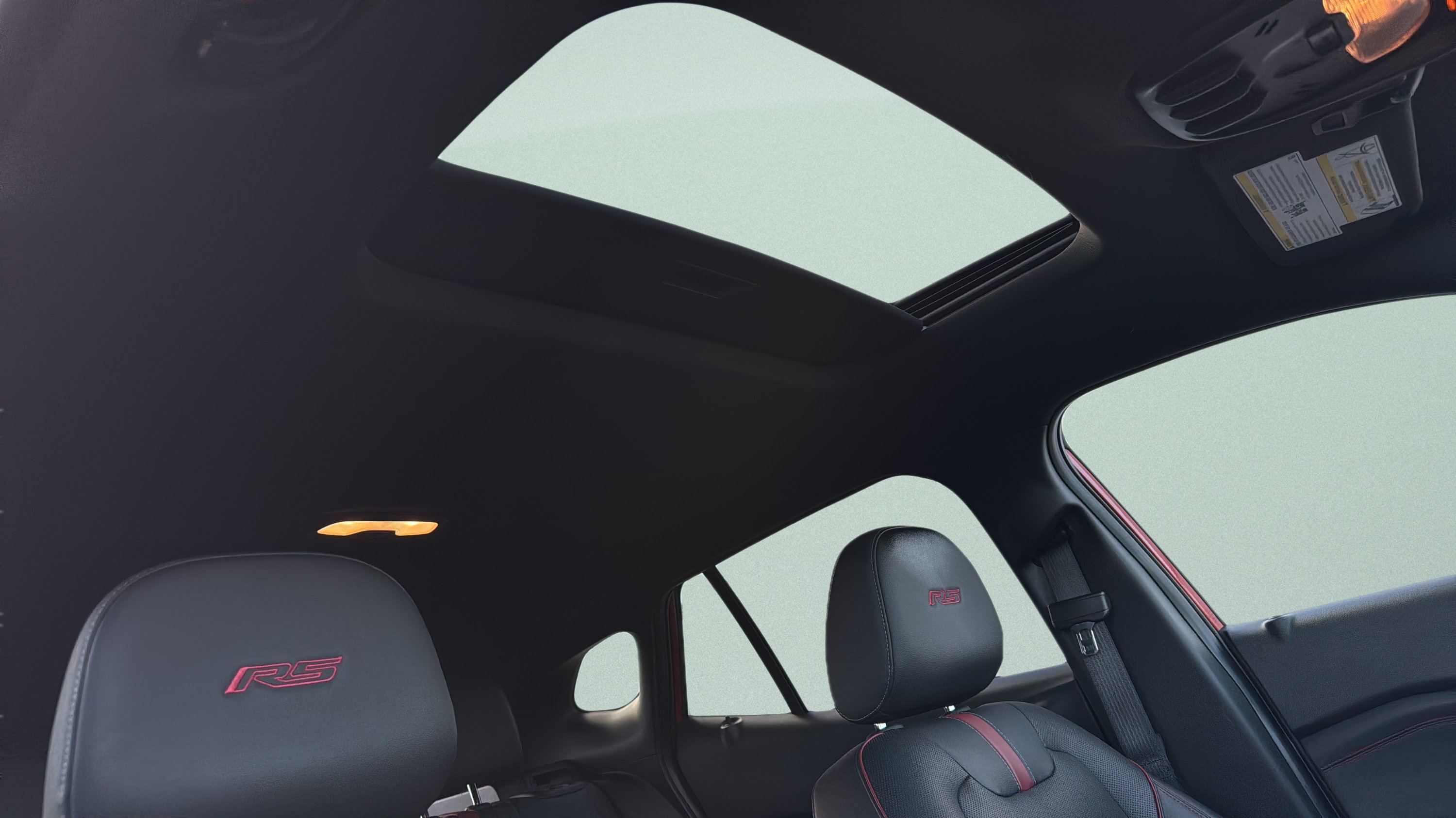 Used 2024 Chevrolet Trax RS w/ Sunroof Package FWD image 32