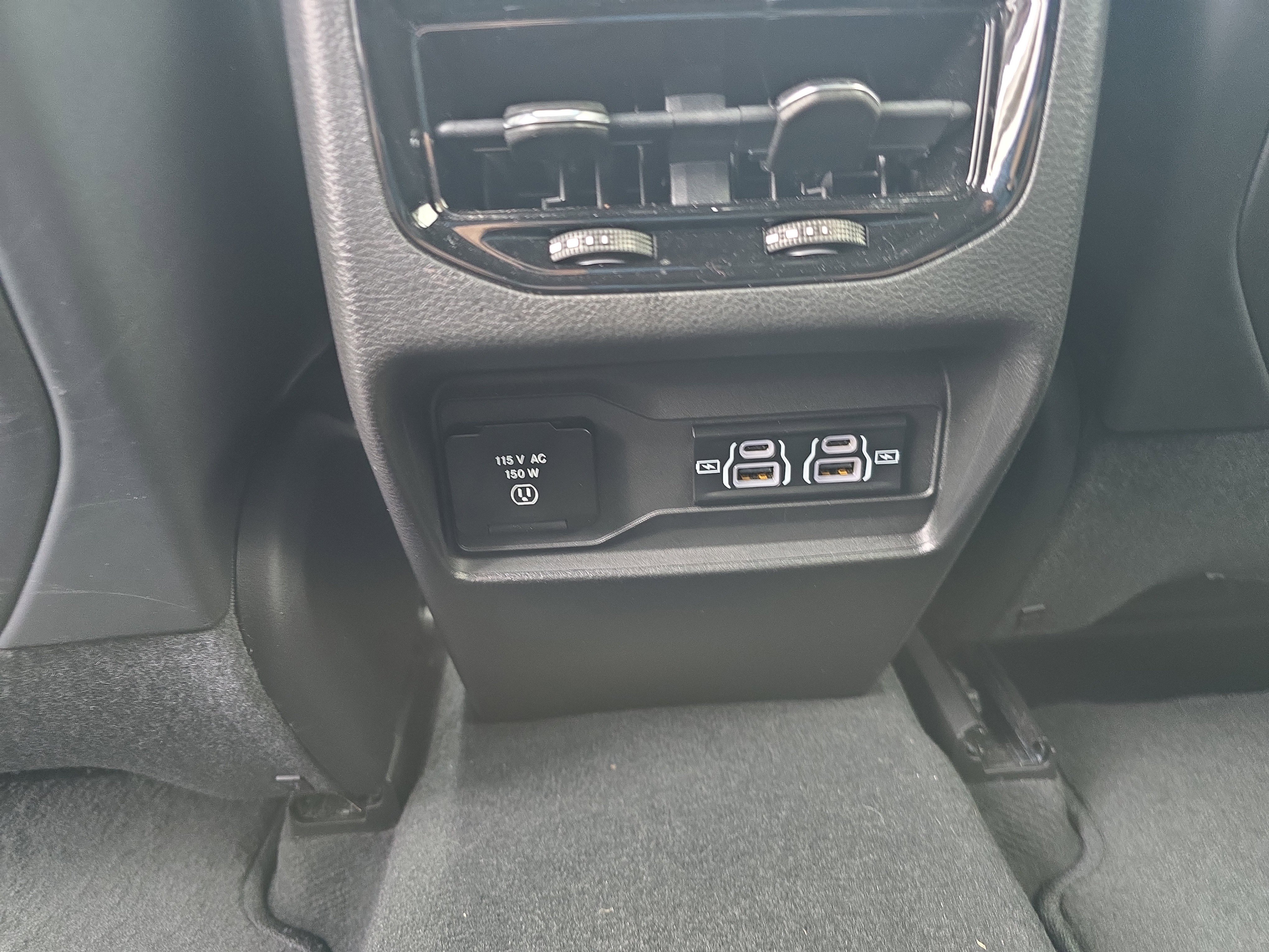 Used 2023 Jeep Grand Cherokee Altitude image 16