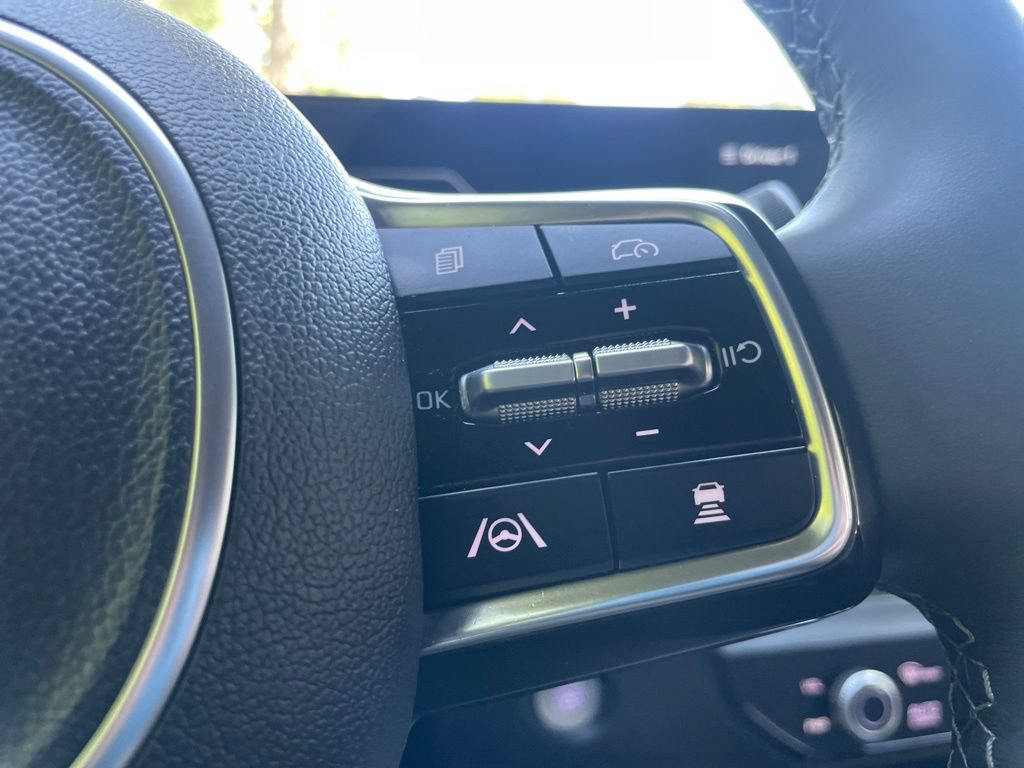 Certified 2025 Kia Sorento SX Prestige AWD/4WD image 13
