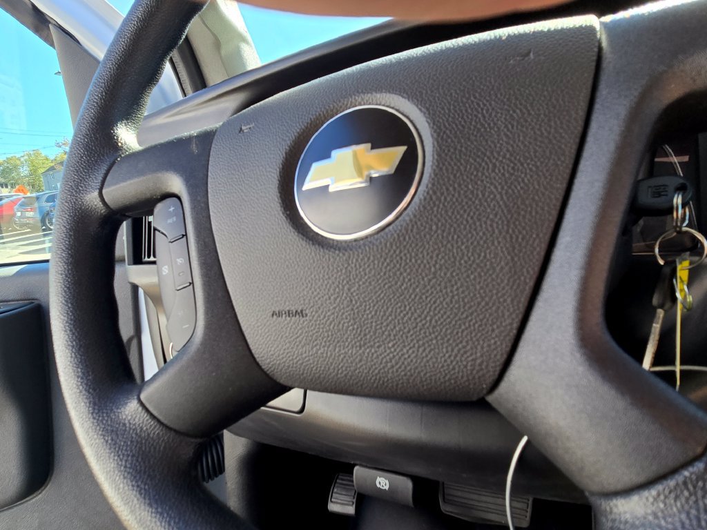 Used 2025 Chevrolet Express 2500 w/ Driver Convenience Package RWD image 15