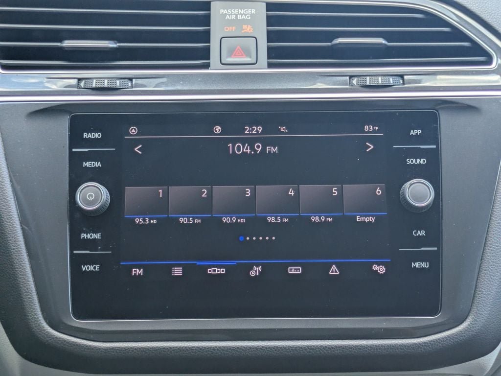 Certified 2023 Volkswagen Tiguan SE FWD image 18