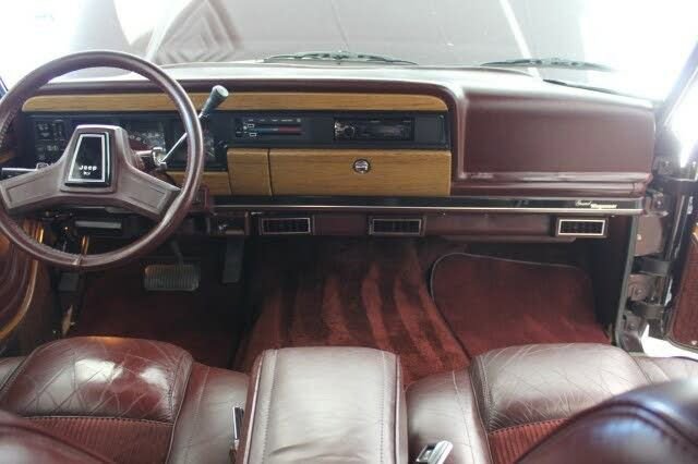 Used 1989 Jeep Grand Wagoneer image 7