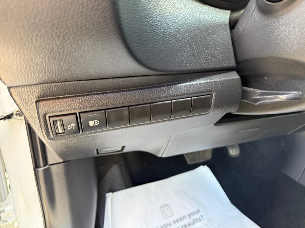Certified 2025 Toyota Corolla LE FWD image 27