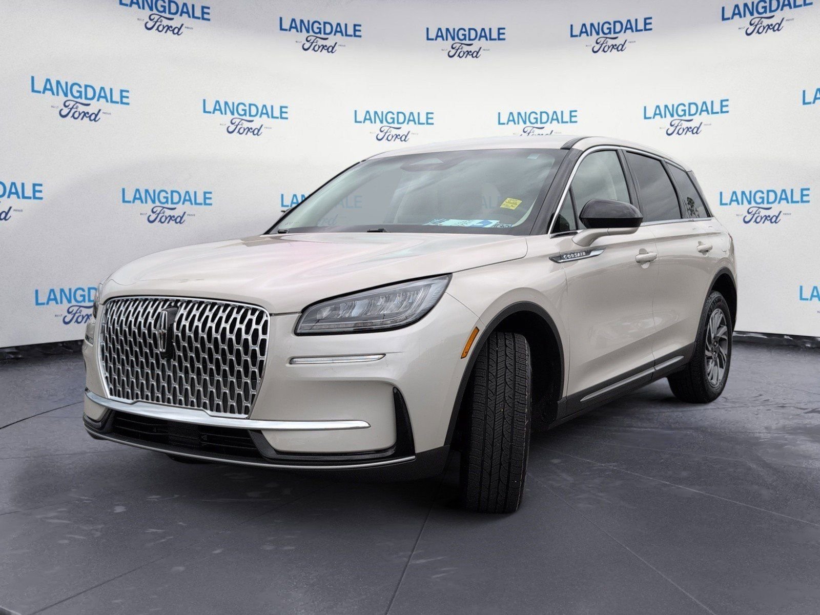 Used 2023 Lincoln Corsair FWD image 11