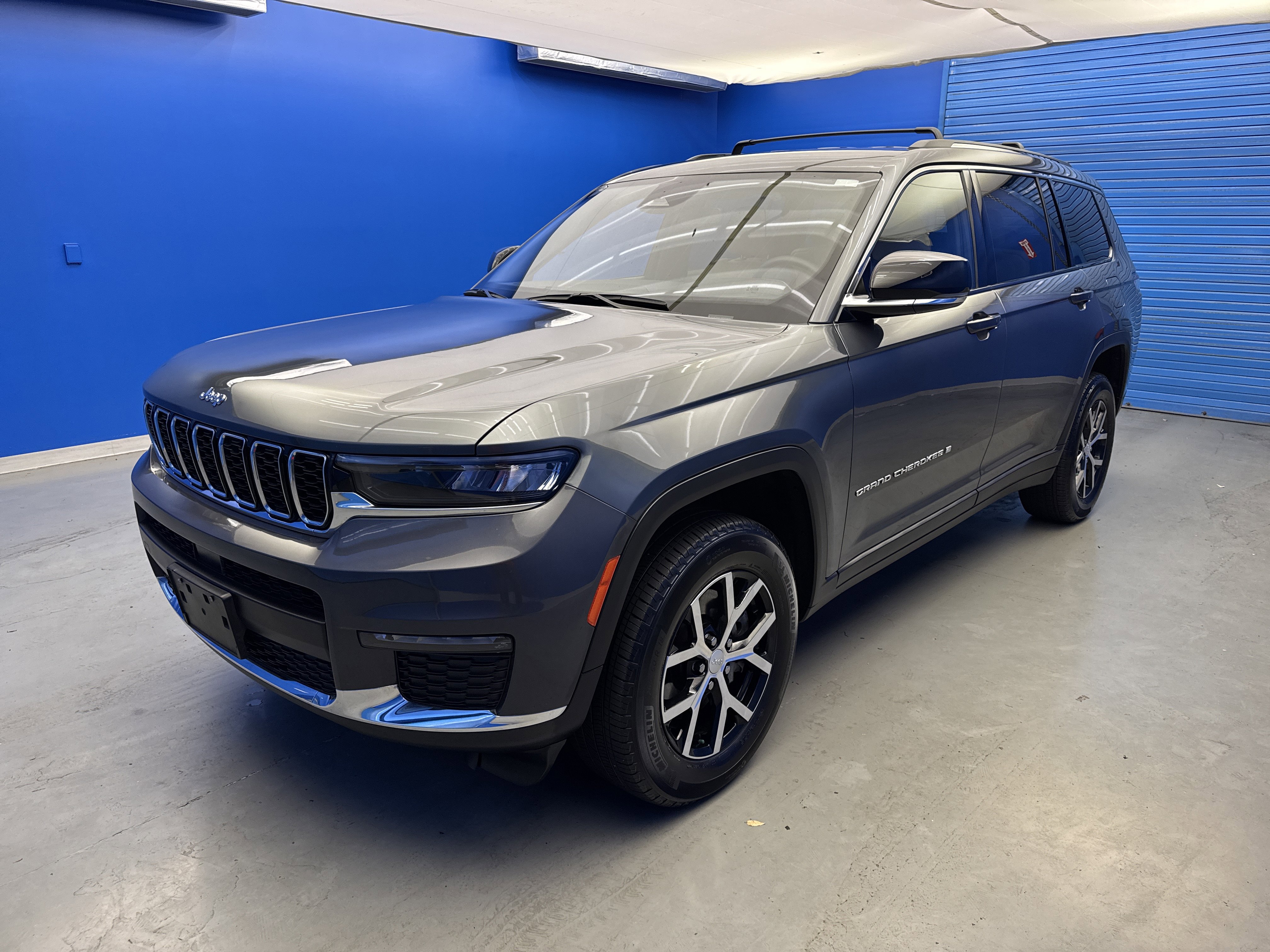 Used 2023 Jeep Grand Cherokee L Limited image 4