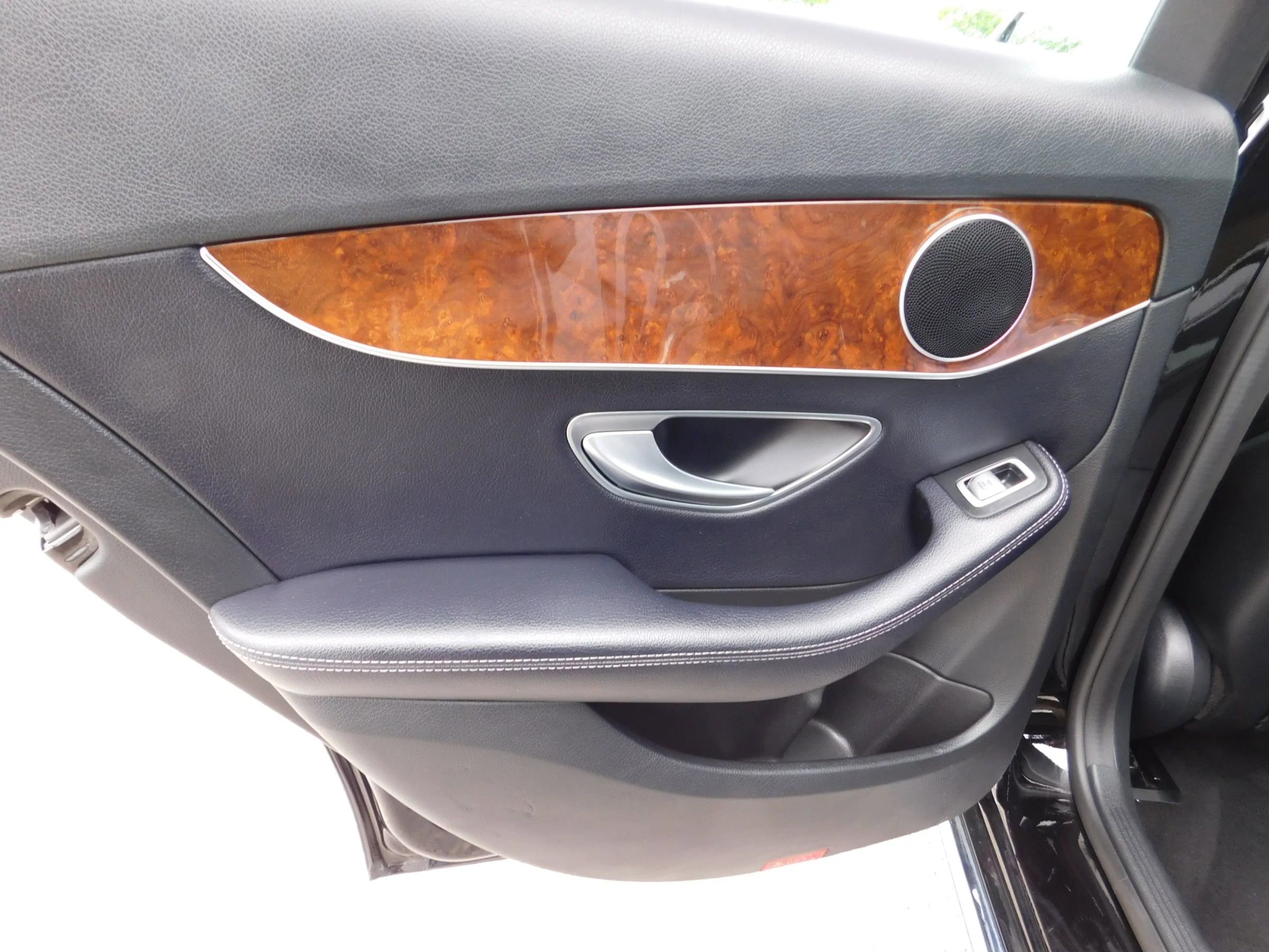 Used 2018 Mercedes-Benz C 300 Sedan image 9