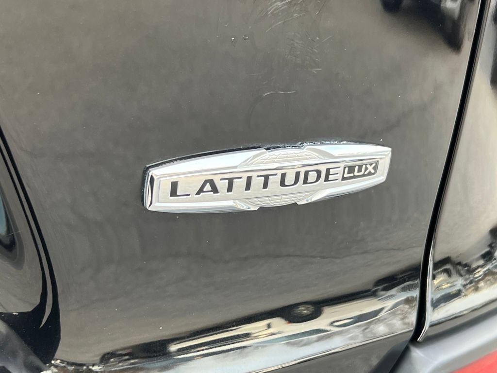 Used 2022 Jeep Cherokee Latitude Lux FWD image 17
