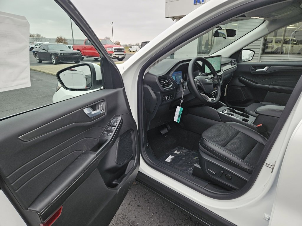 New 2026 Ford Escape SE image 10