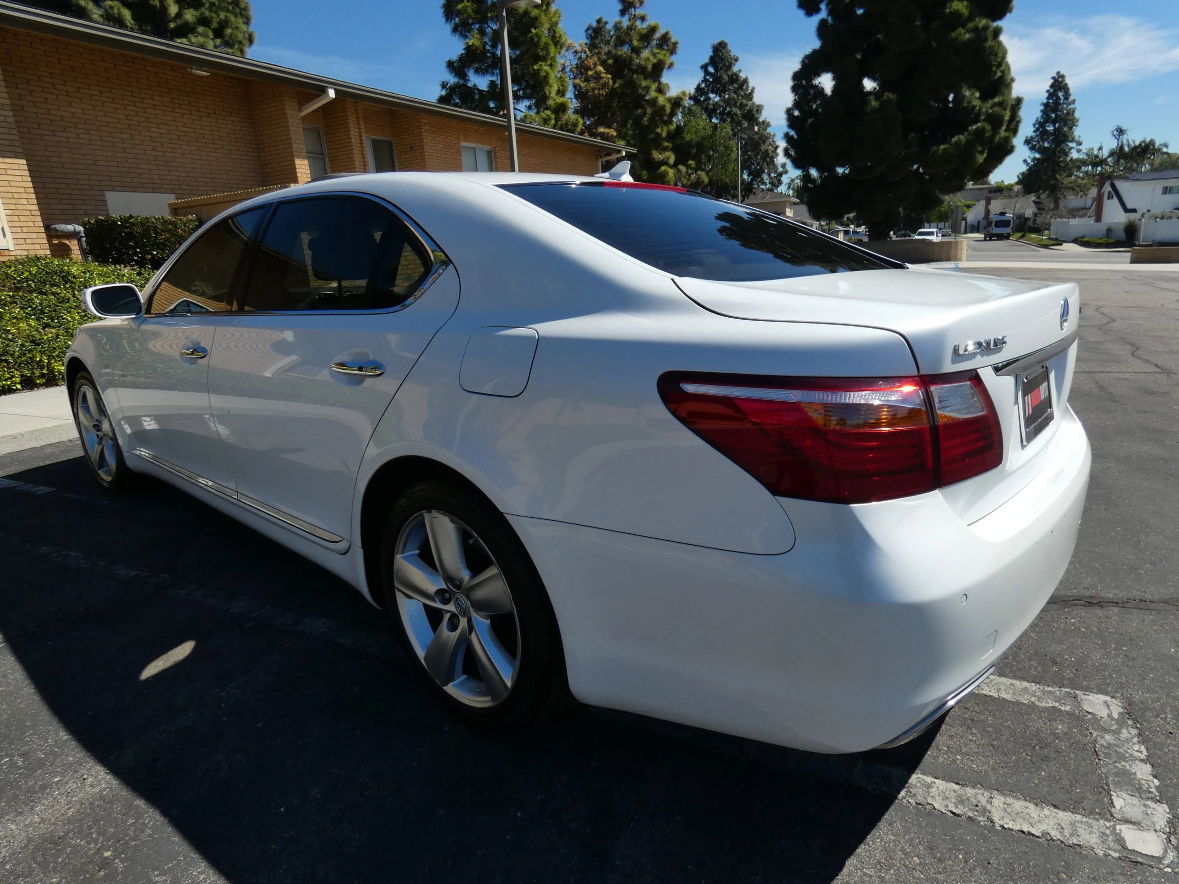 Used 2010 Lexus LS 460 L image 10