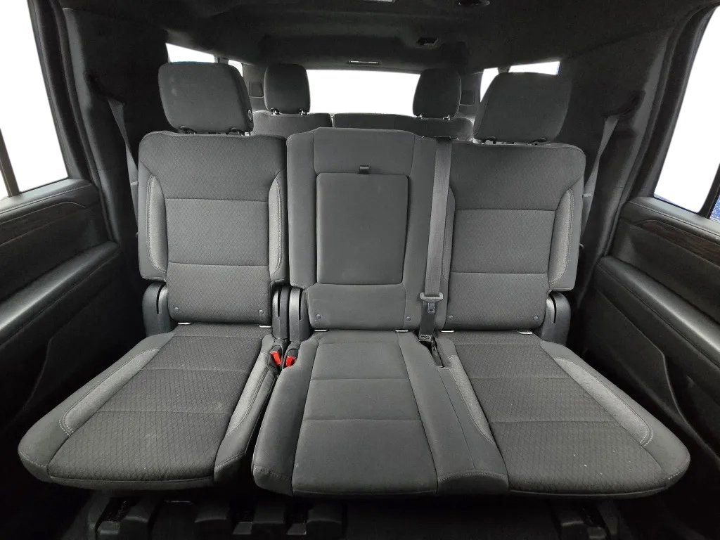 Used 2021 Chevrolet Suburban LS image 26