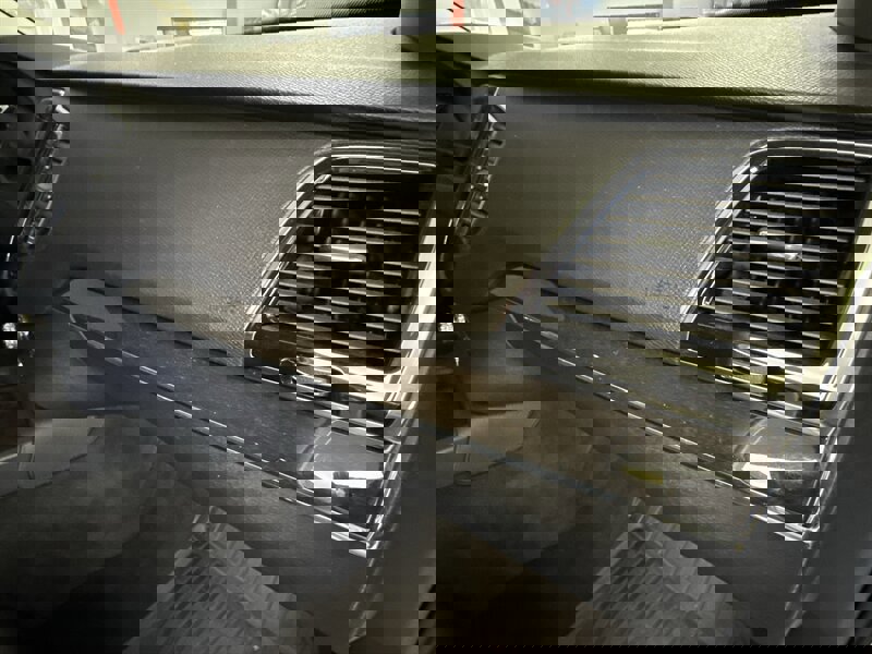 Used 2018 Volvo XC90 T6 Momentum w/ Convenience Package image 20