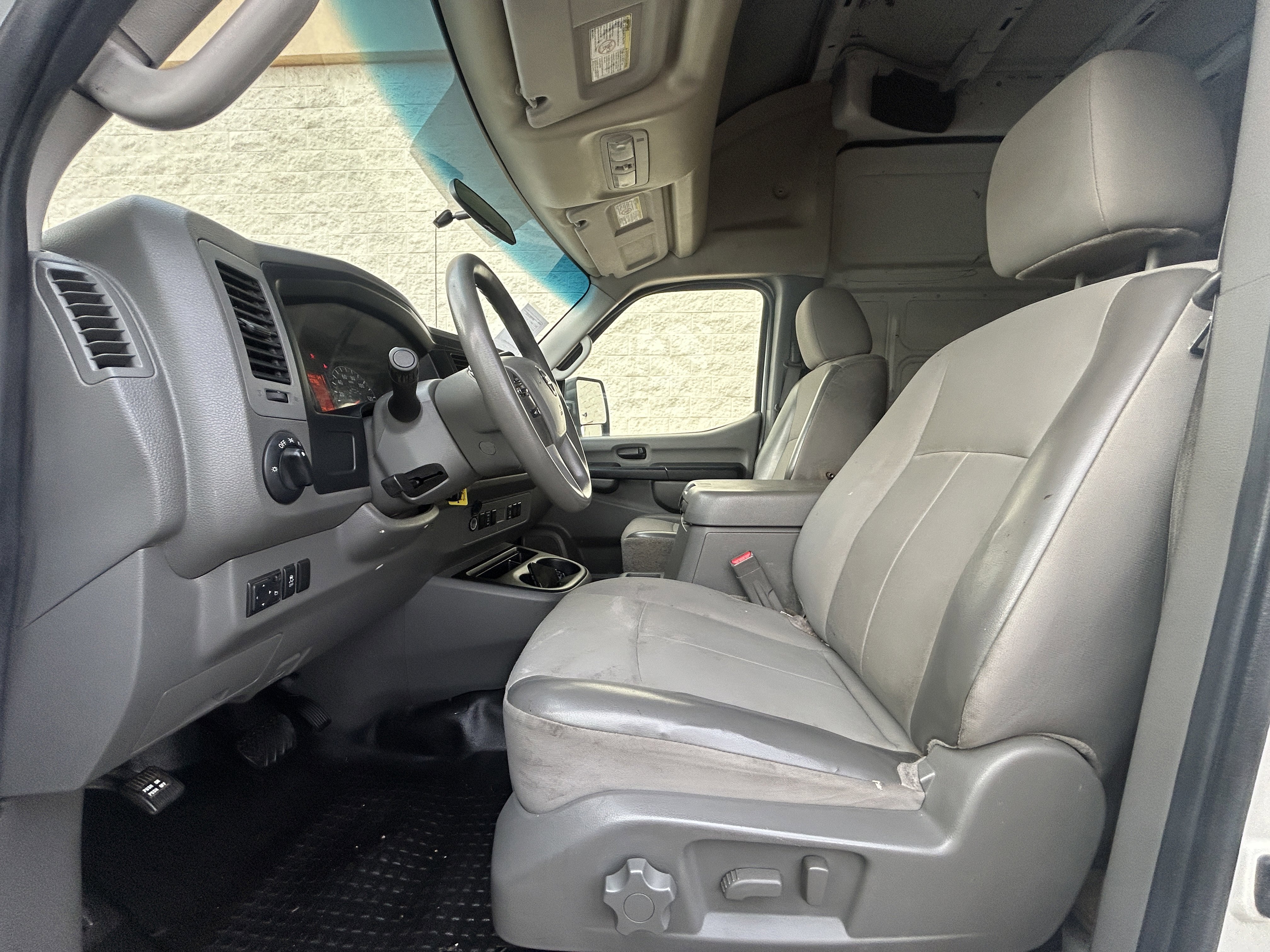Used 2014 Nissan NV 2500 SV image 8