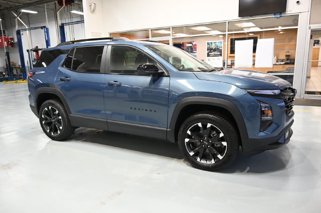 New 2027 Chevrolet Equinox RS FWD image 4