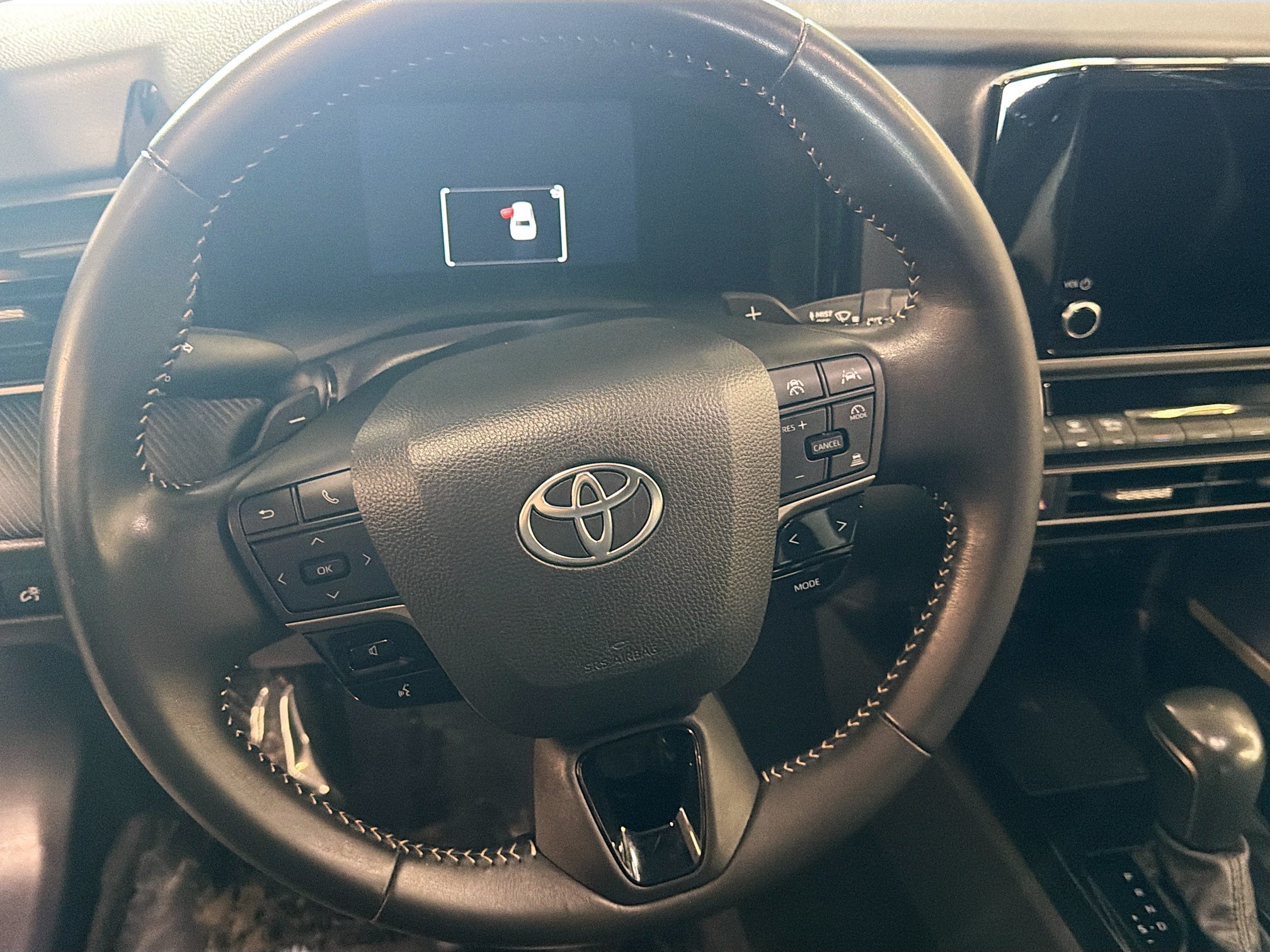 Used 2025 Toyota Camry SE FWD image 18