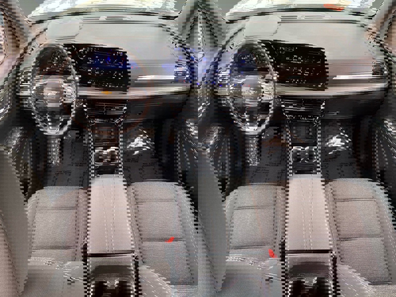 Used 2024 Chevrolet Traverse LT image 10