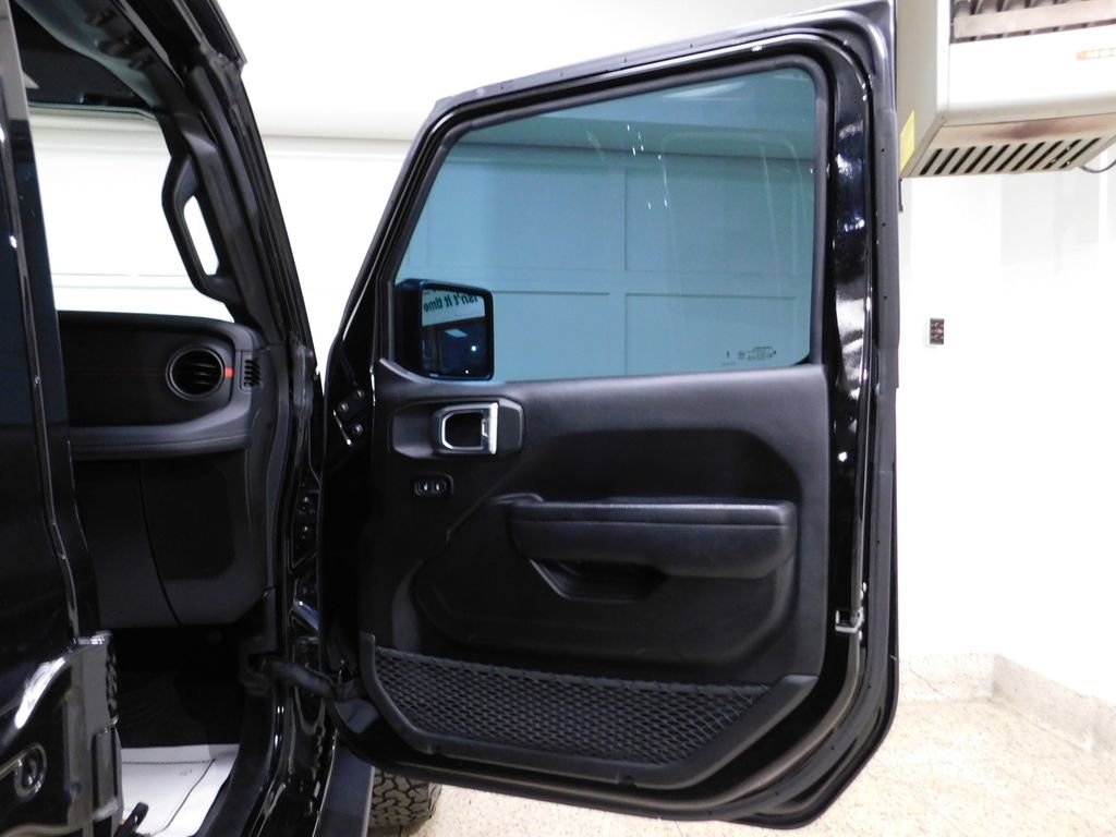 Used 2024 Jeep Wrangler Unlimited Rubicon w/ Technology Group AWD/4WD image 93