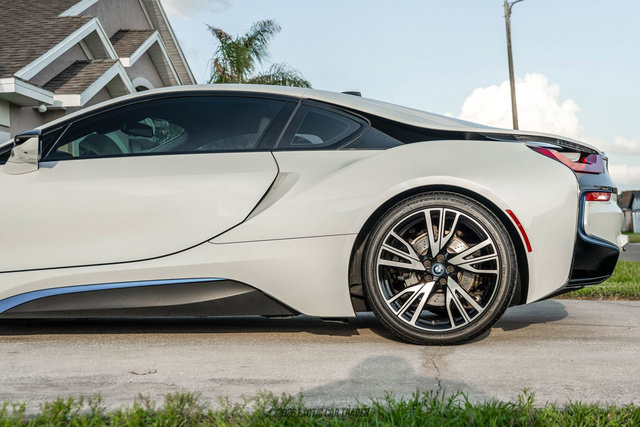 Used 2016 BMW i8 image 3