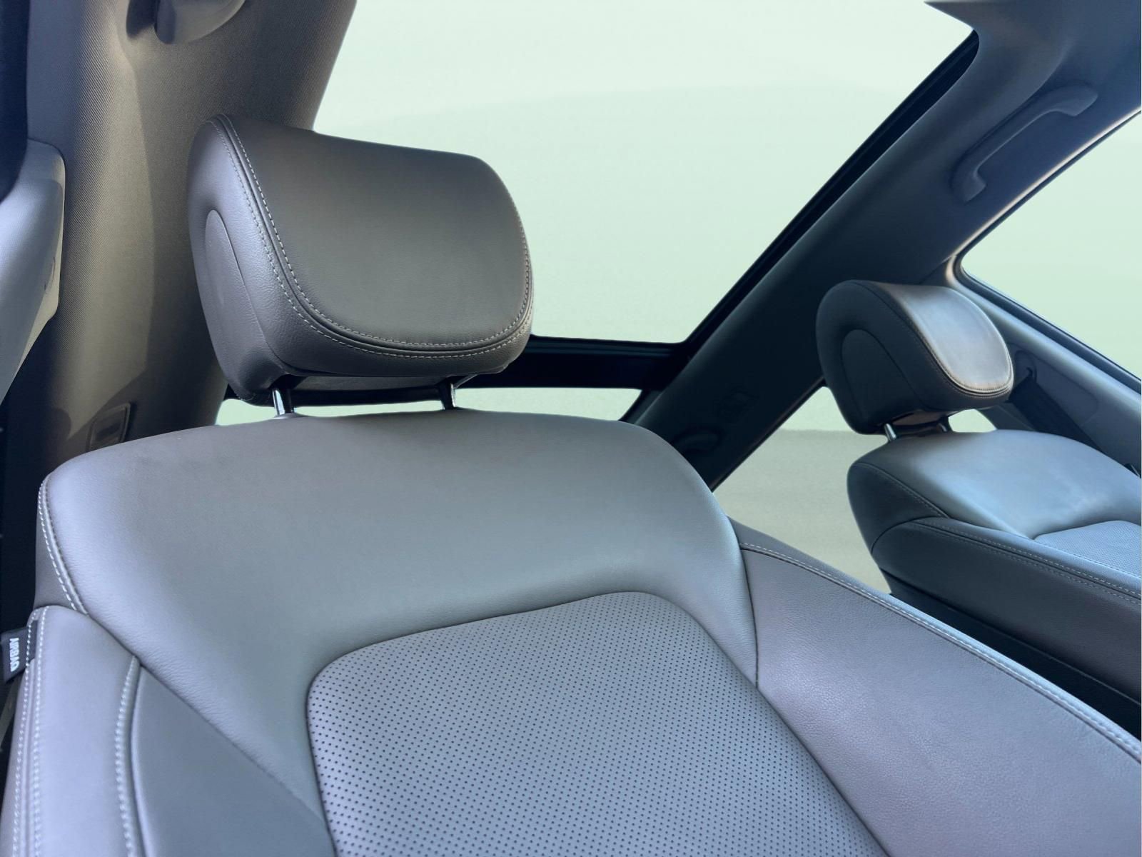 Used 2017 Hyundai Santa Fe SE w/ Cargo Package image 17