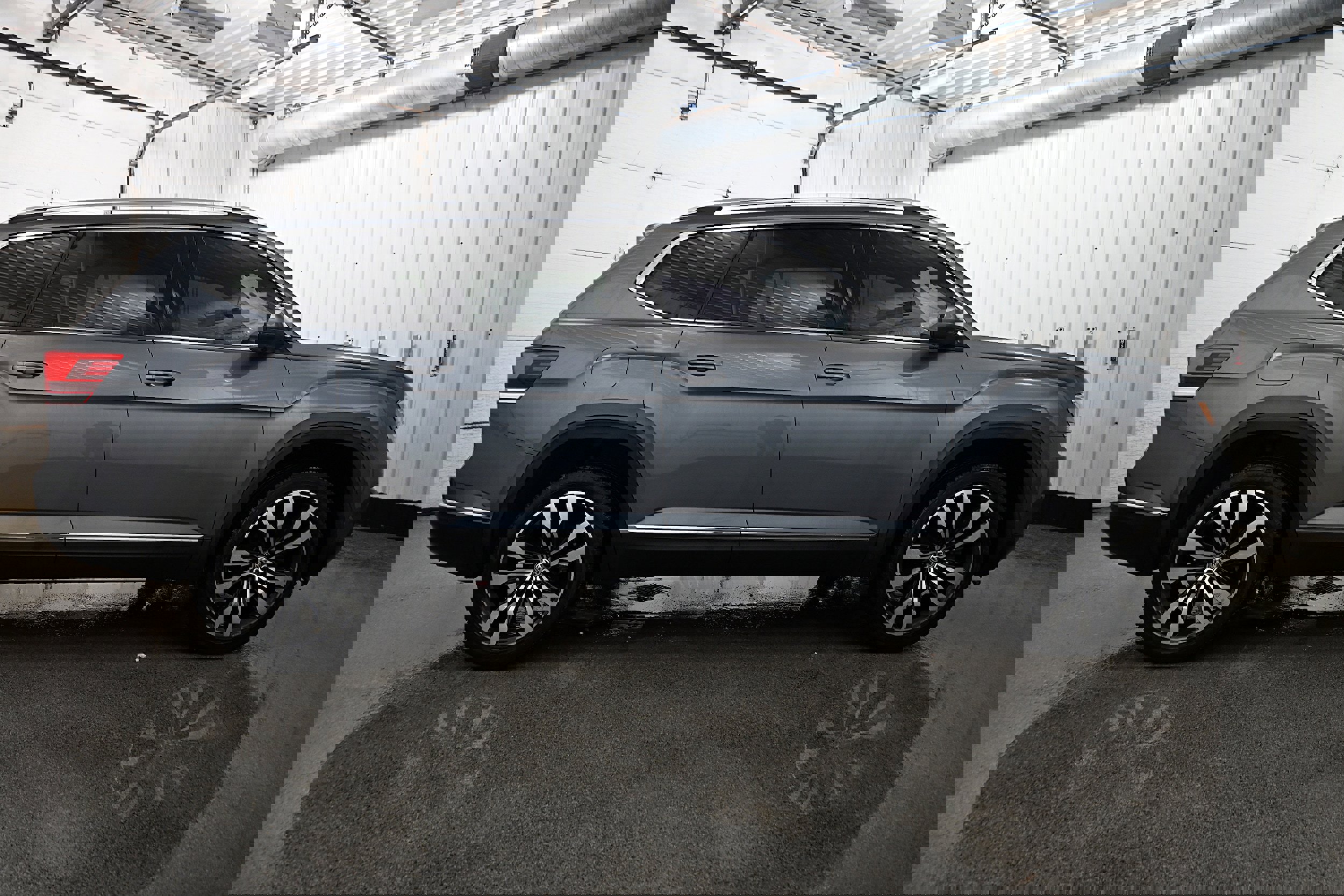 Used 2019 Volkswagen Atlas SEL Premium image 35