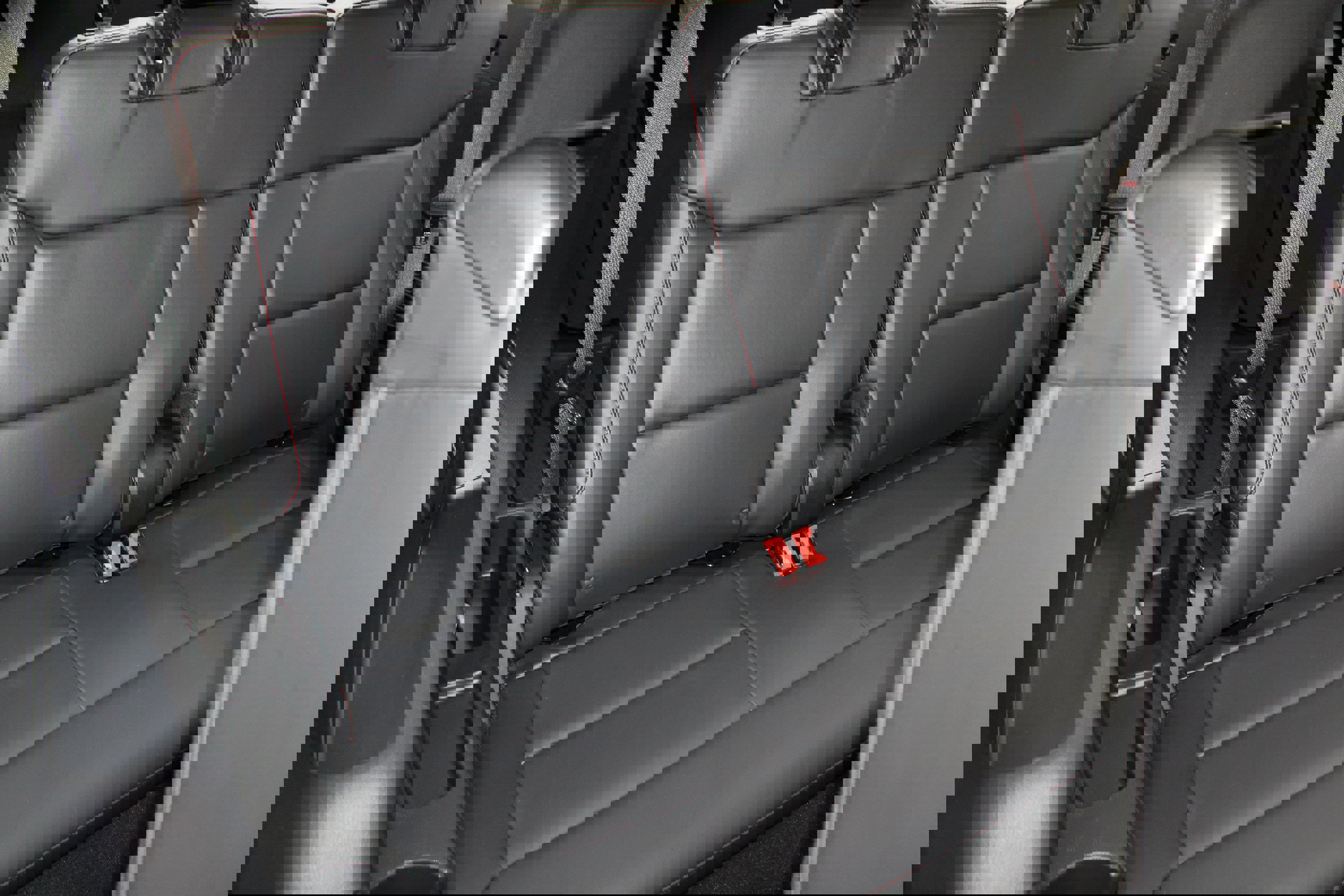 Used 2025 Ford Explorer ST-Line w/ ST-Line Street Pack image 15