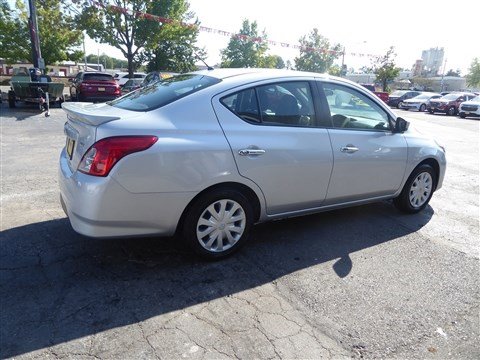 Used 2019 Nissan Versa SV image 6