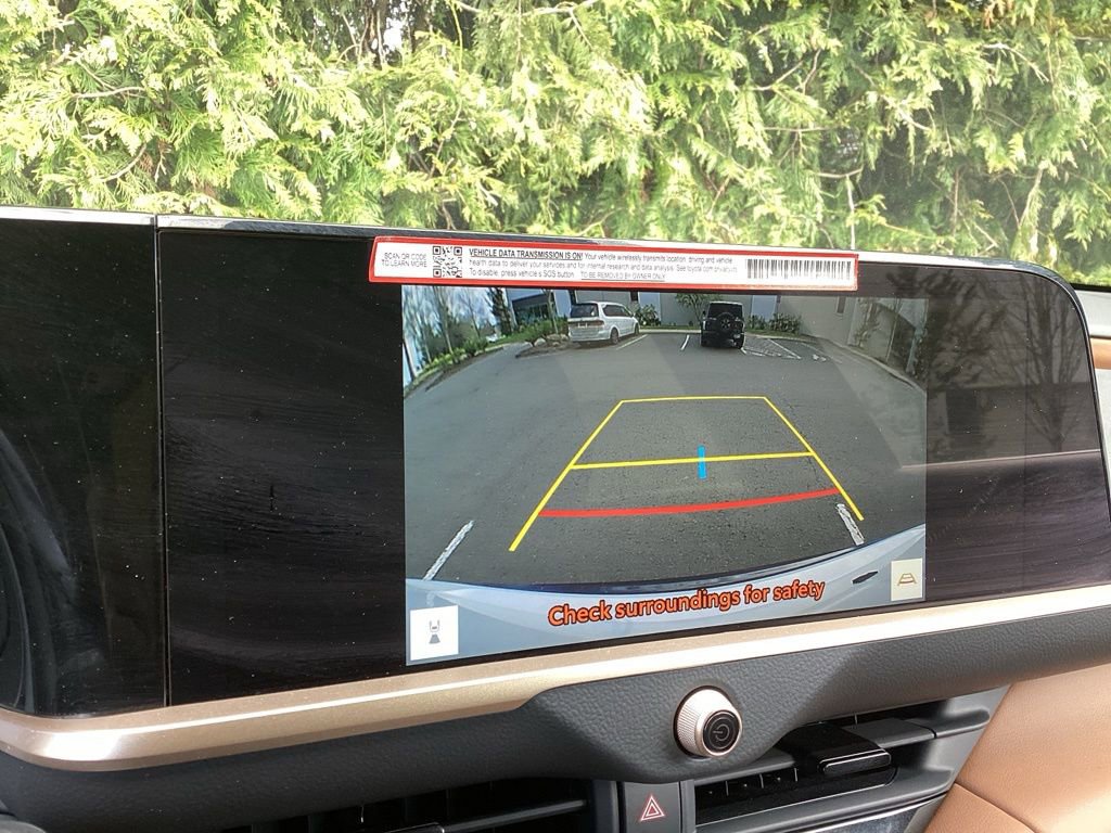 Used 2025 Toyota Crown Signia image 12