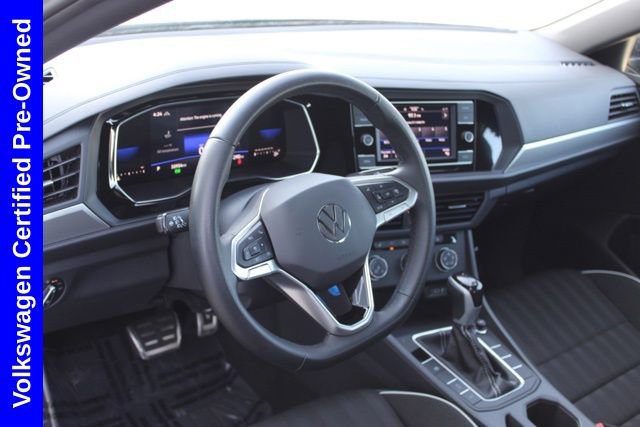 Used 2024 Volkswagen Jetta Sport image 15