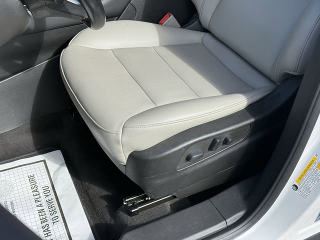 Used 2021 Cadillac XT4 Luxury w/ Driver Awareness Package FWD image 14