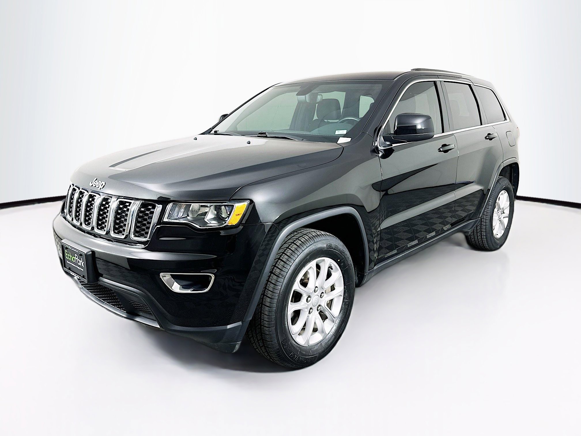 Used 2022 Jeep Grand Cherokee Laredo E w/ Security & Convenience Group image 3