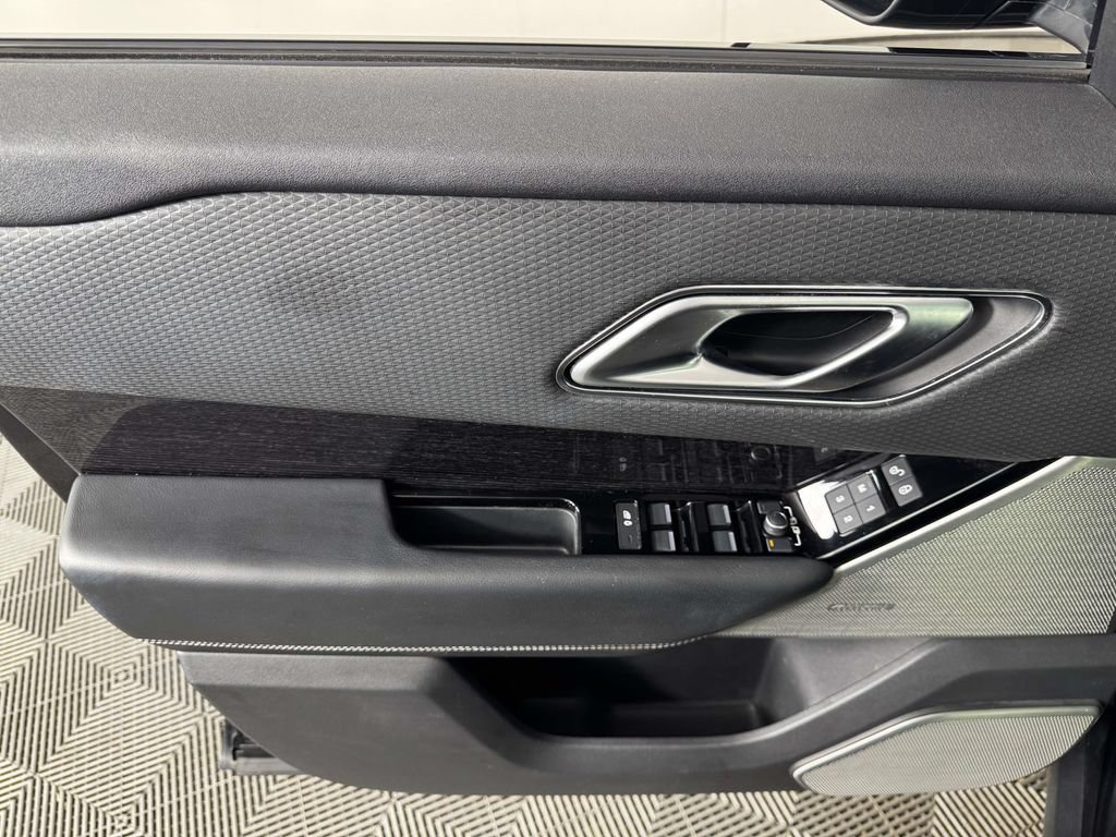 Used 2020 Land Rover Range Rover Velar R-Dynamic S AWD/4WD image 17