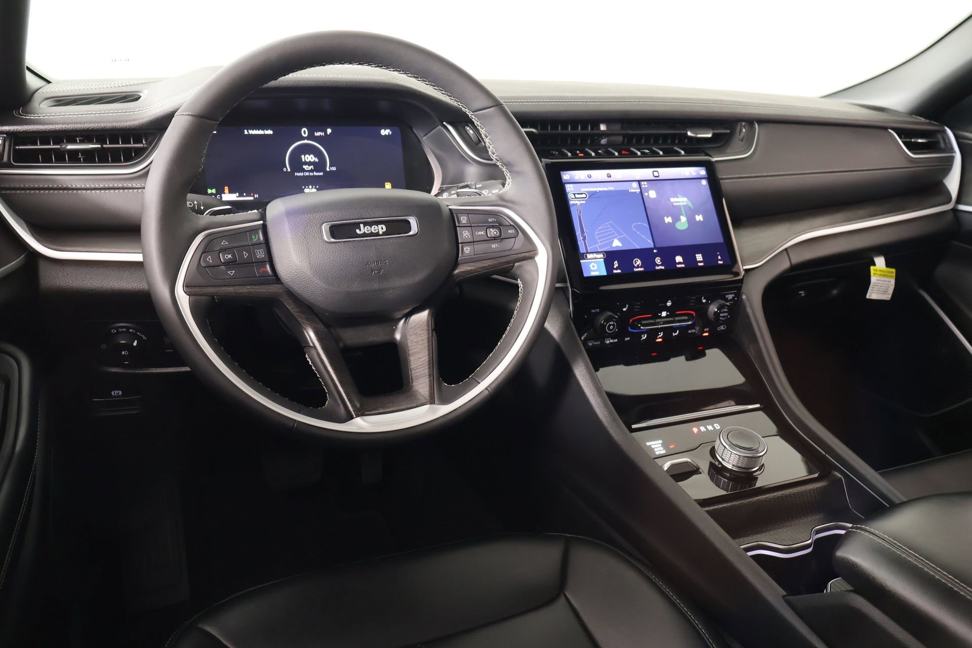 Used 2025 Jeep Grand Cherokee L Limited w/ Black Appearance Package image 2