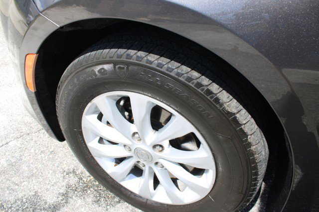Used 2019 Chrysler Pacifica Touring-L FWD image 36