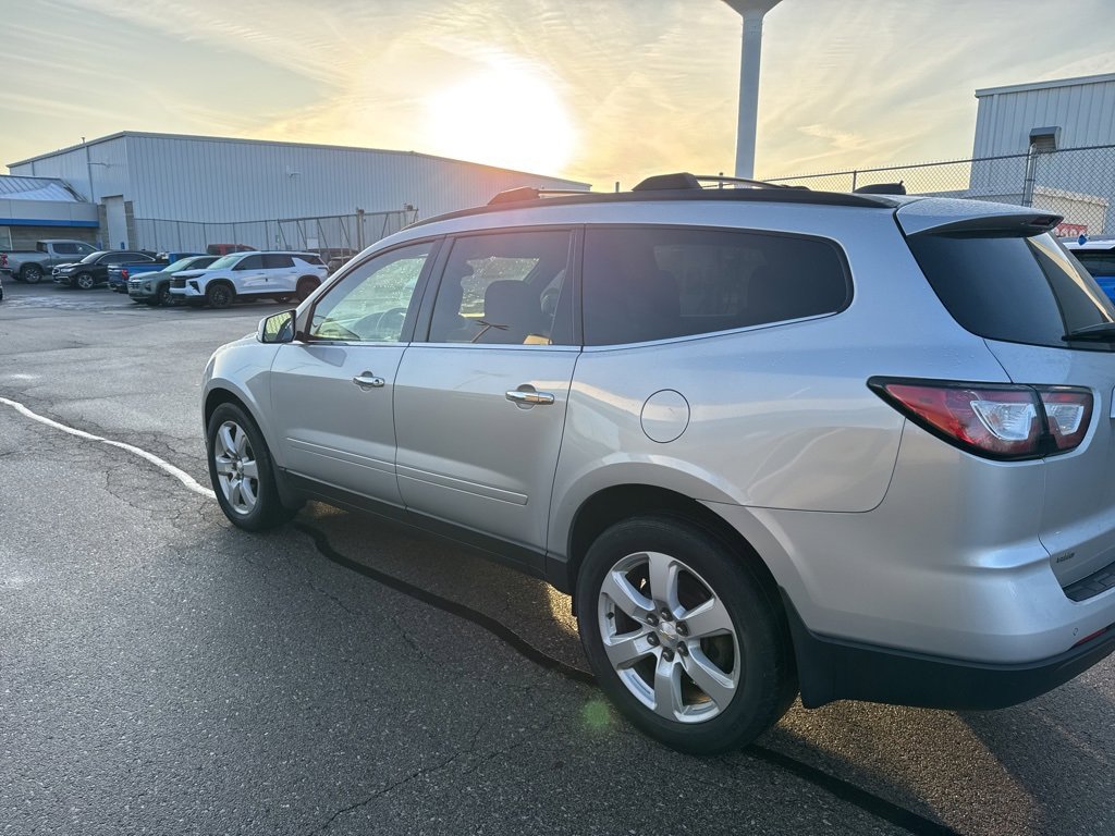 Used 2016 Chevrolet Traverse LT w/ Style and Technology Package image 5