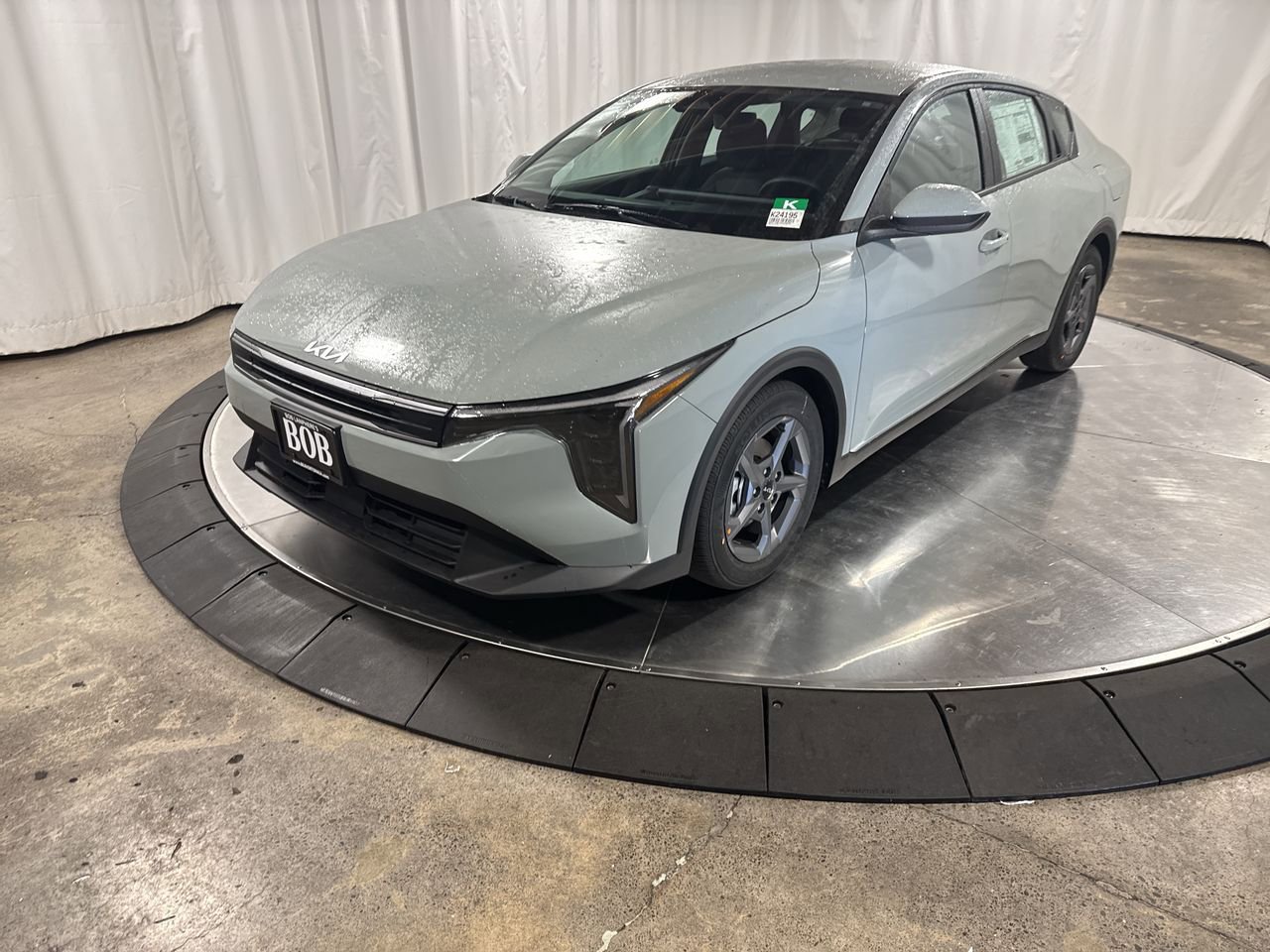 New 2025 Kia K4 LXS image 1