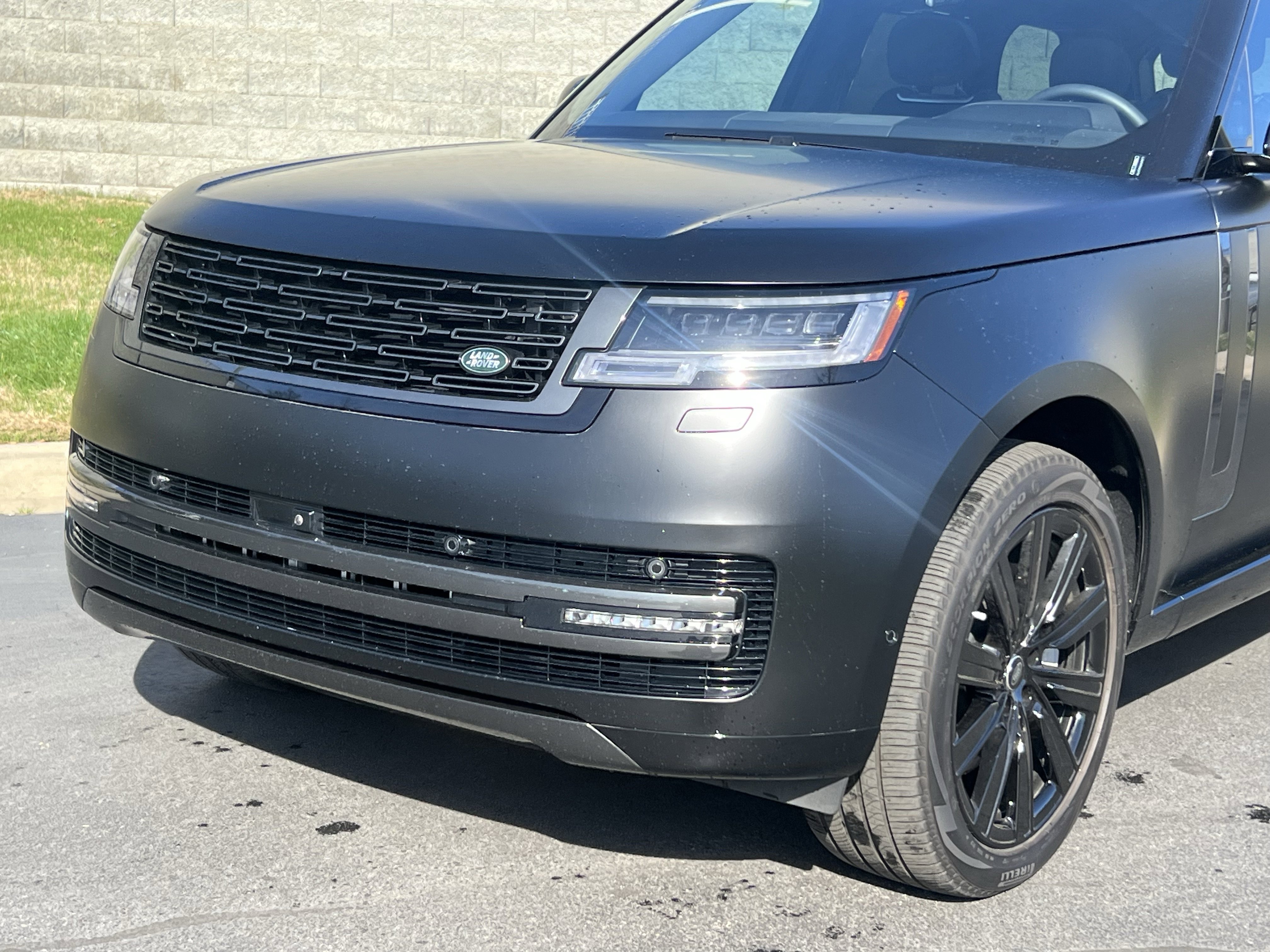 Used 2025 Land Rover Range Rover SE image 11