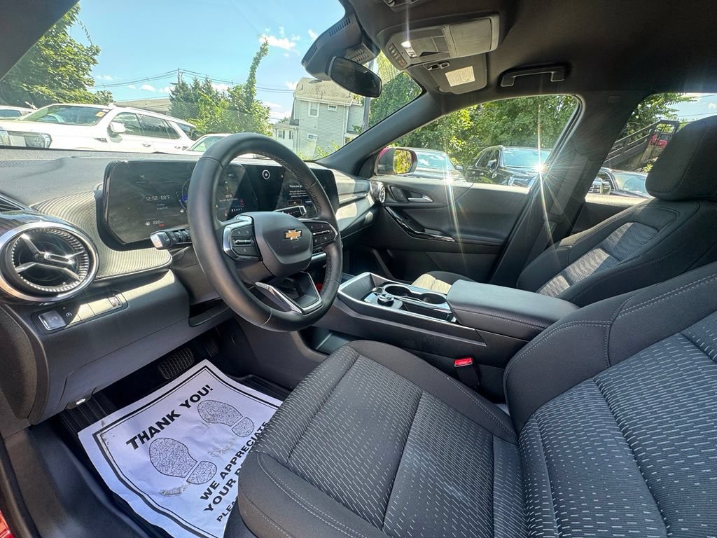 Used 2026 Chevrolet Equinox LT FWD image 10