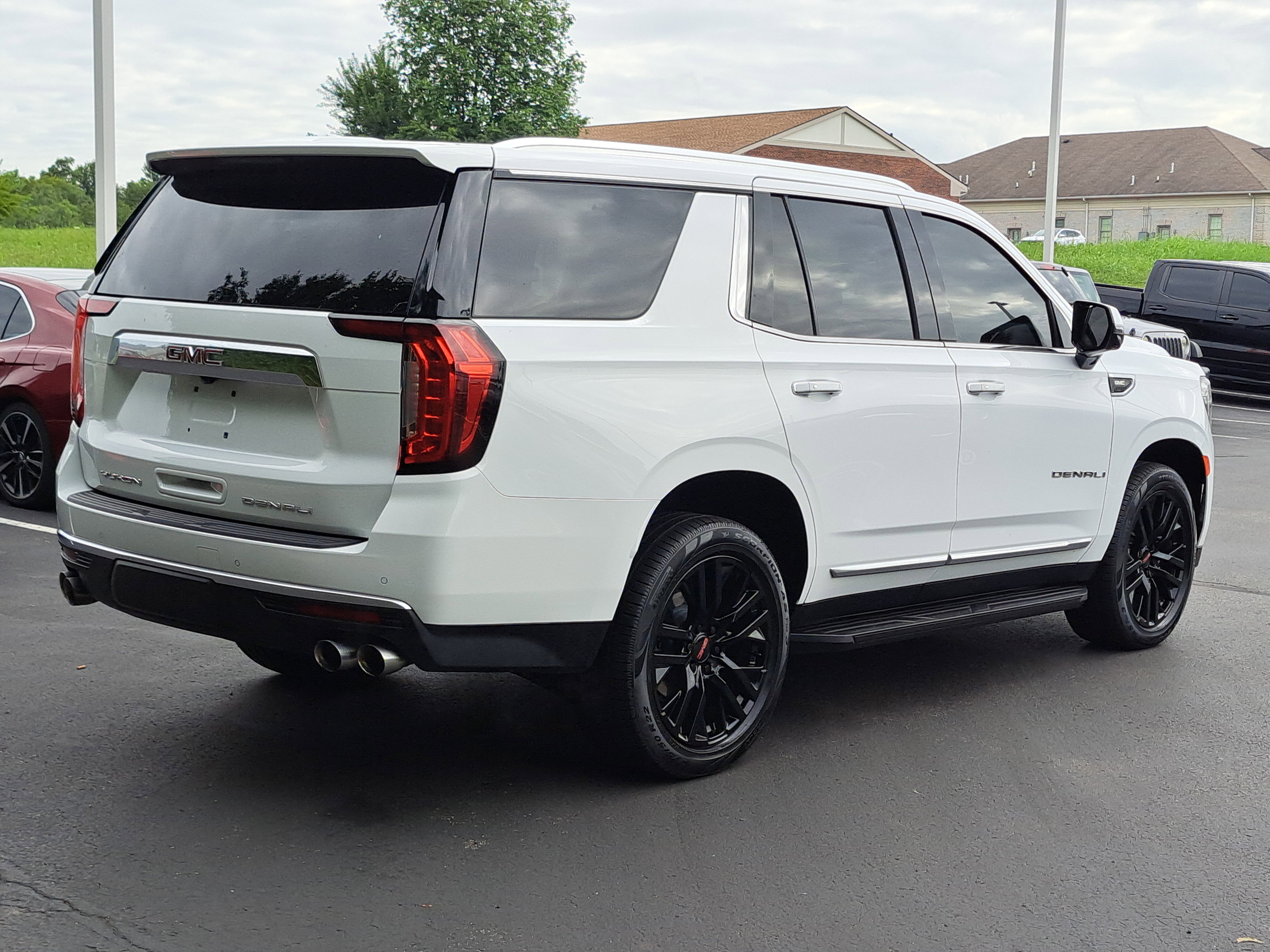 Used 2021 GMC Yukon Denali image 4