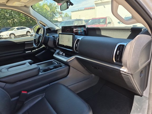 Used 2025 Ford Expedition Max Platinum AWD/4WD image 28