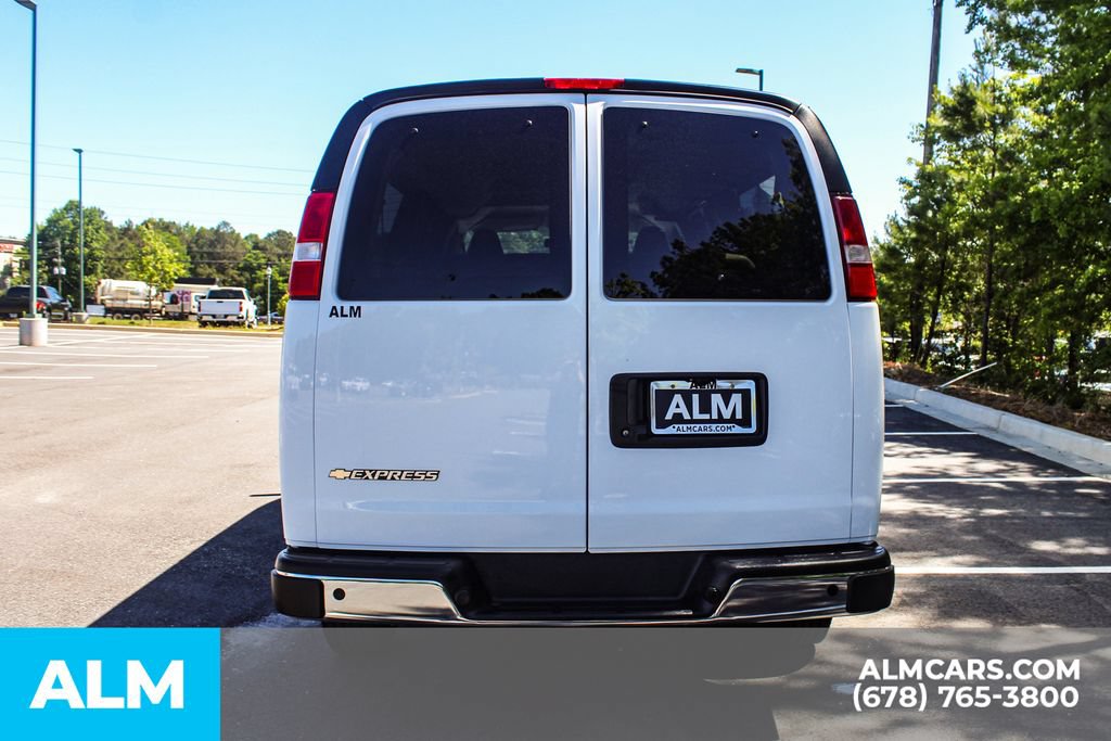 Used 2025 Chevrolet Express 3500 LT w/ LT Preferred Equipment Group RWD image 10