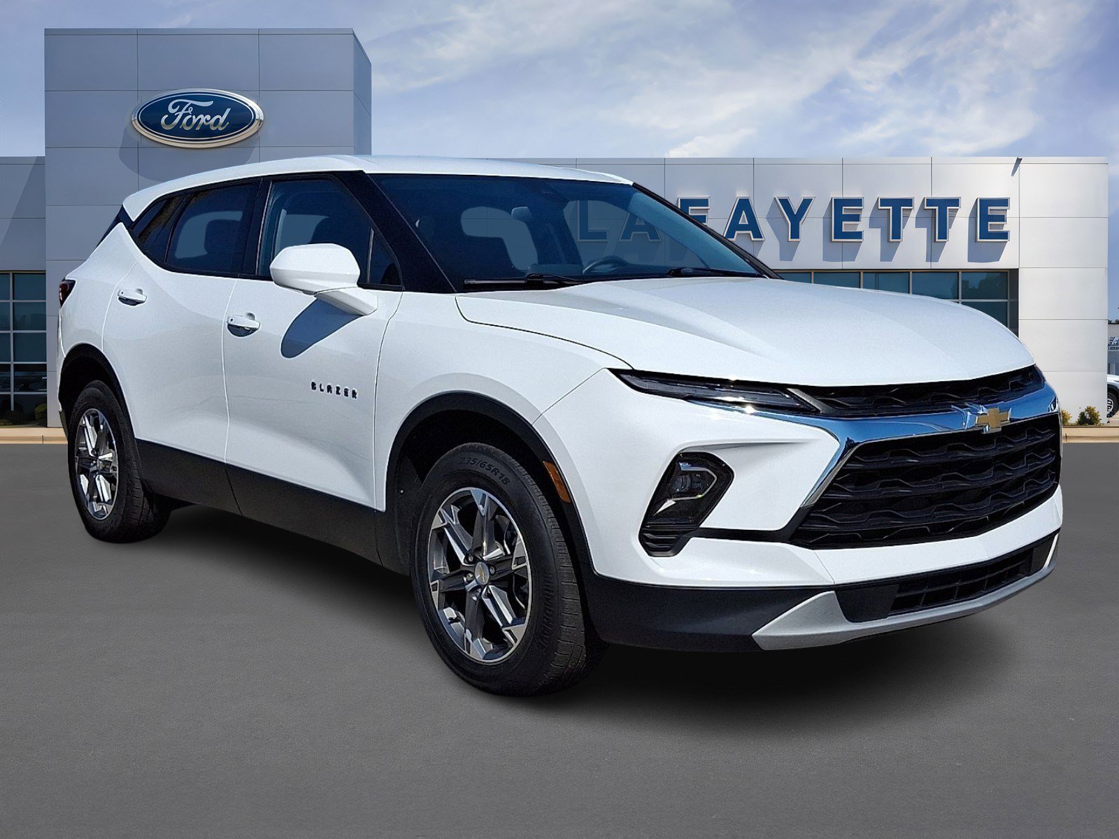 Used 2025 Chevrolet Blazer LT AWD/4WD image 1