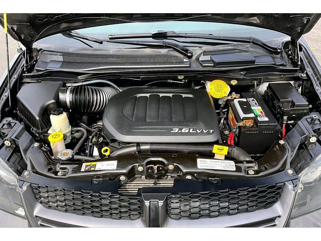 Used 2018 Dodge Grand Caravan GT image 11