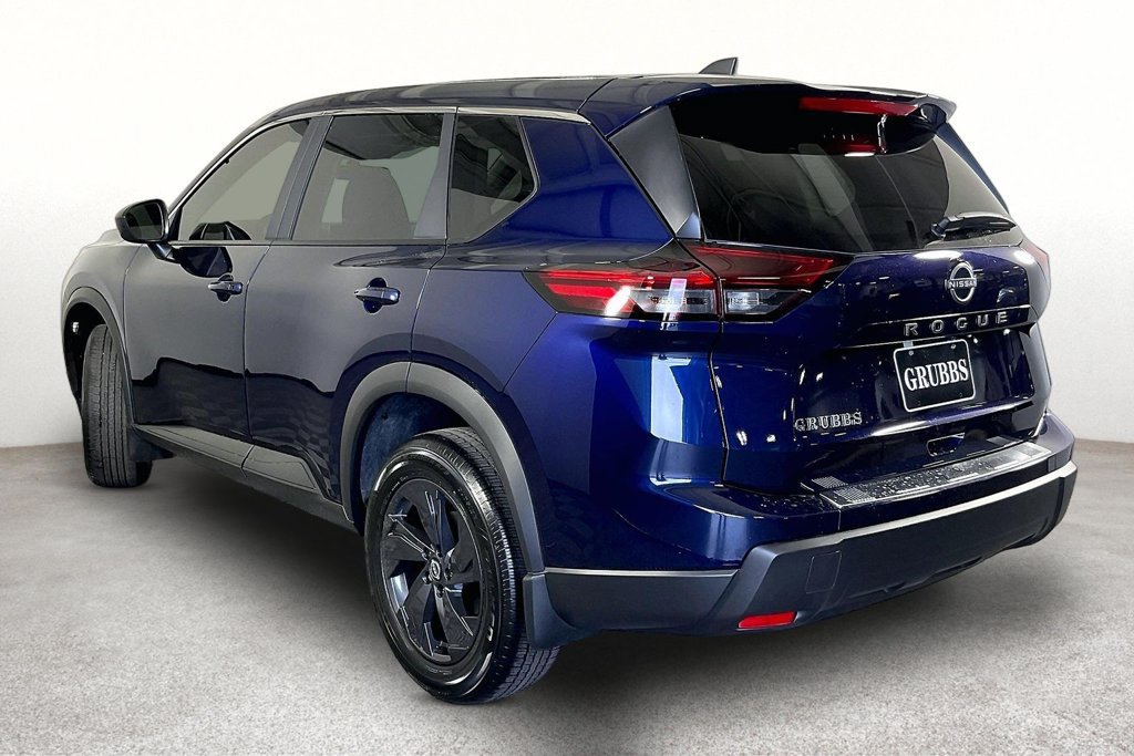 New 2026 Nissan Rogue SV FWD image 5