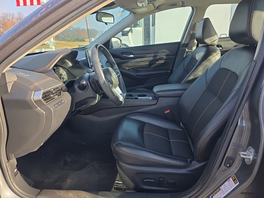 Used 2021 Nissan Altima 2.5 SR w/ SR Premium Package image 10