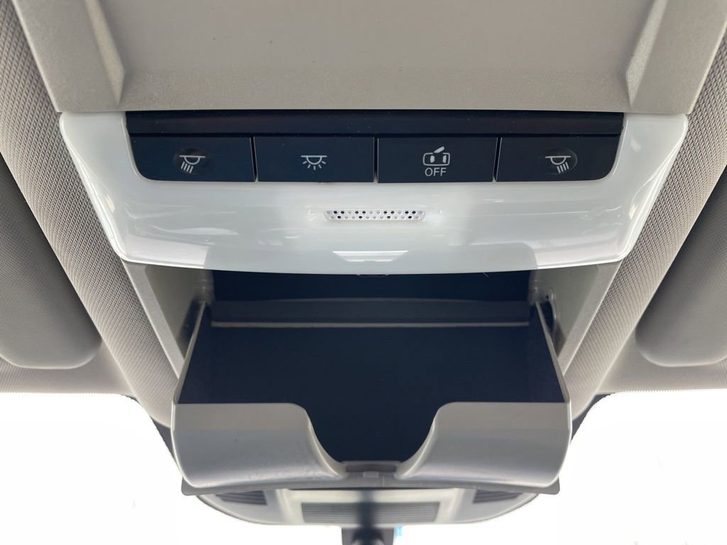 Used 2022 Nissan Rogue S AWD/4WD image 18